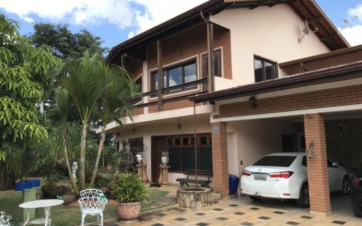 Excellent house in the Condominium Chacara Flora