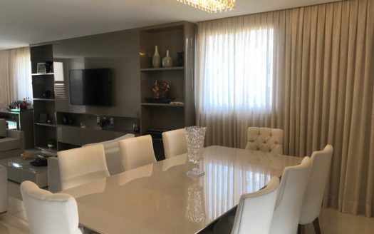 Beautiful house in Condominium Vila Real