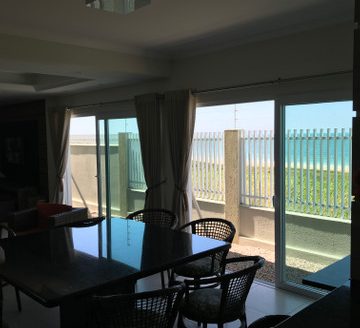 Beautiful sea front house in Piçarras