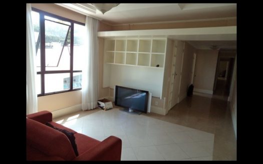 Top beachfront apartment in Aparecida
