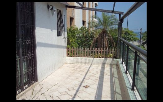 Top beachfront apartment in Aparecida