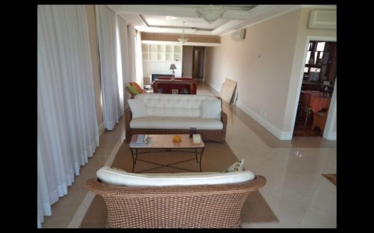 Top beachfront apartment in Aparecida