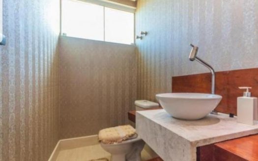 Beautiful house in Condominium Alphaville