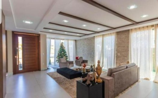 Beautiful house in Condominium Alphaville