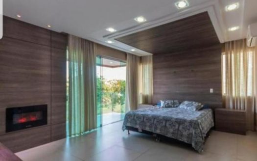 Beautiful house in Condominium Alphaville