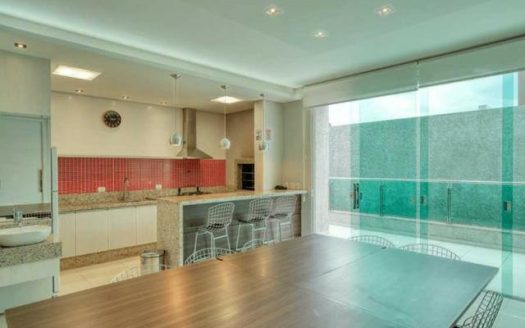 Beautiful duplex apartment in the Central City area