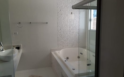 Beautiful and spacious house in Candeias