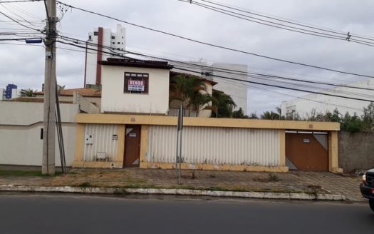 Beautiful and spacious house in Candeias