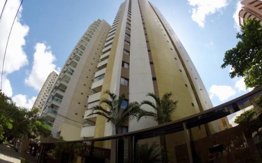 Excellent apartment in Edificio Claude Monet in Nazaré