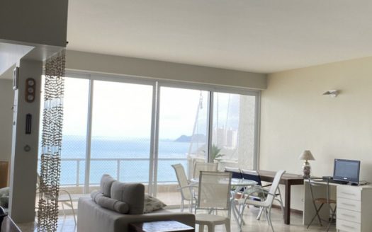 Great coverage on Pitangueiras Beach