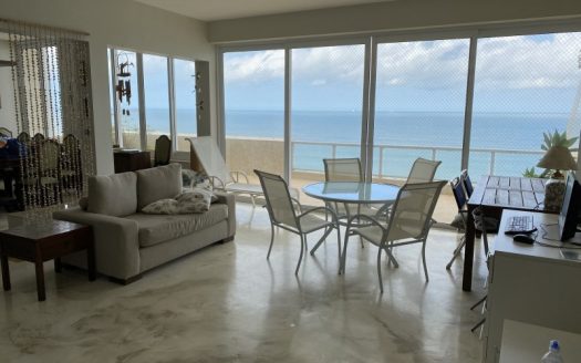 Great coverage on Pitangueiras Beach