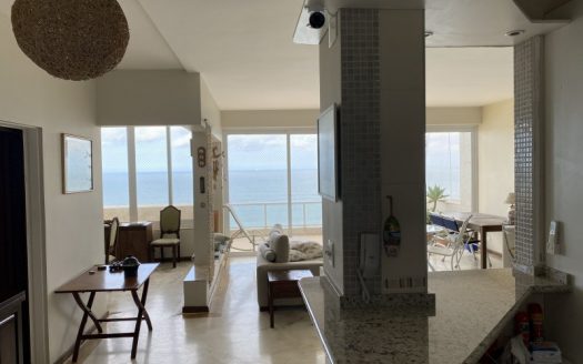 Great coverage on Pitangueiras Beach